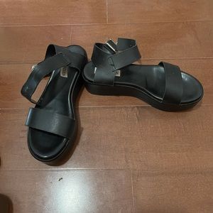 Steve Madden platform sandal